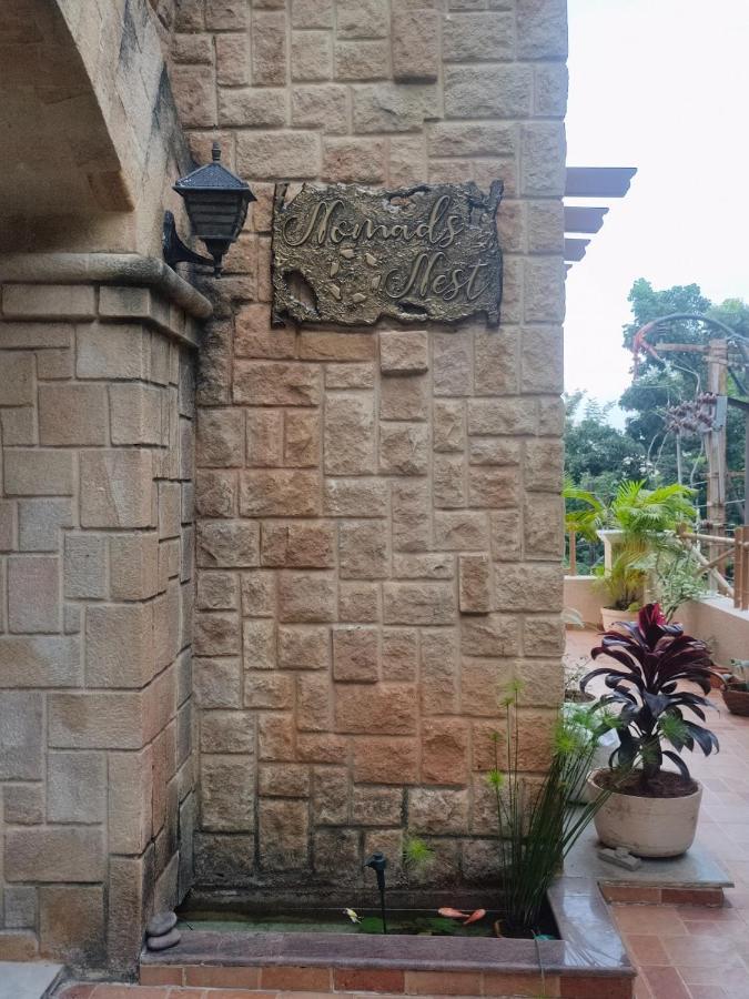 A Pousada Nomads Nest Hyderabad Exterior foto