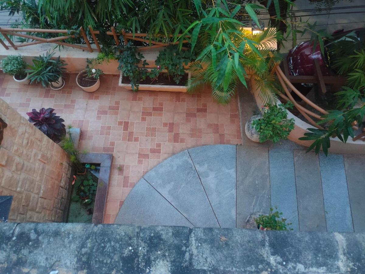 A Pousada Nomads Nest Hyderabad Exterior foto