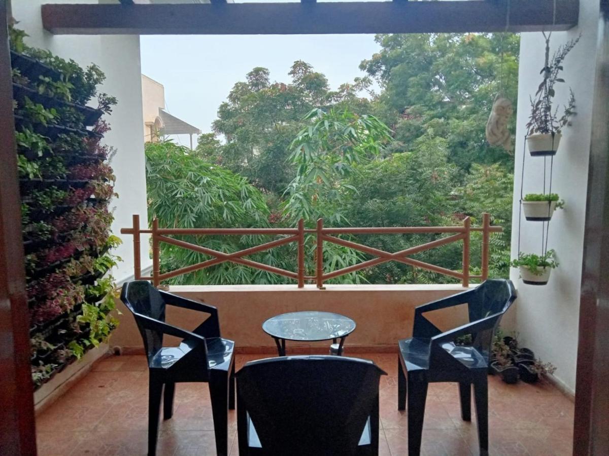 A Pousada Nomads Nest Hyderabad Exterior foto