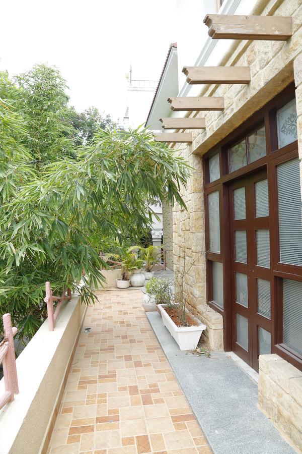 A Pousada Nomads Nest Hyderabad Exterior foto